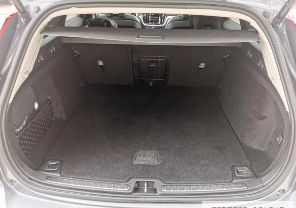 Volvo V60 cena 179900 przebieg: 61929, rok produkcji 2020 z Lesko małe 631